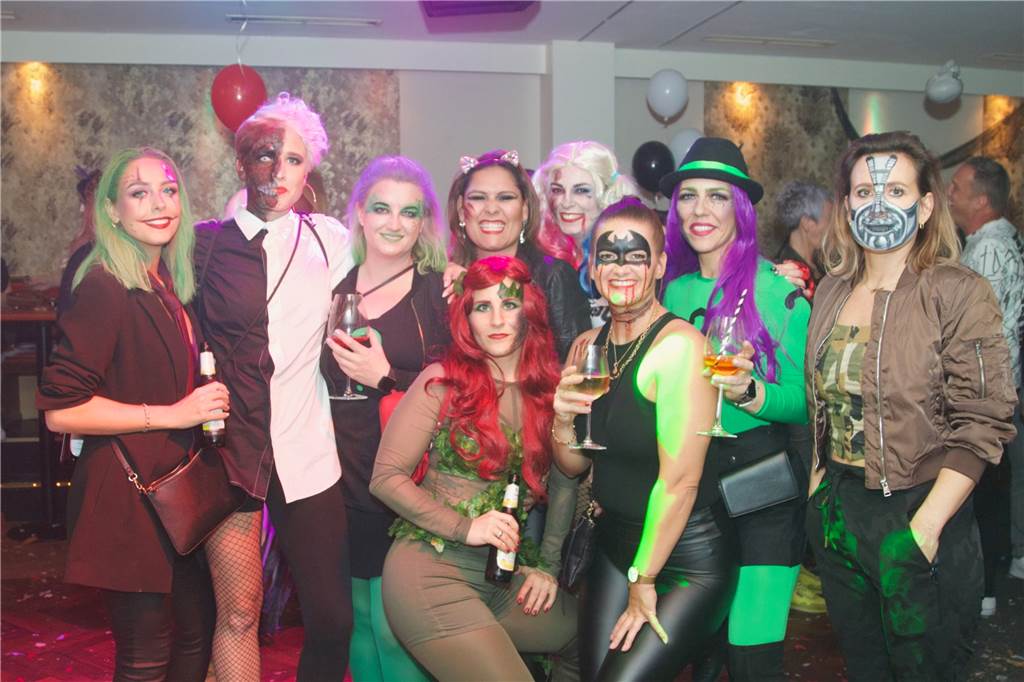 Halloween-Party 2022 im Tanzpalast Mythos in Castrop-Rauxel-Habinghorst. Rund 200 Gäste feierten bis in den frühen Morgen.
