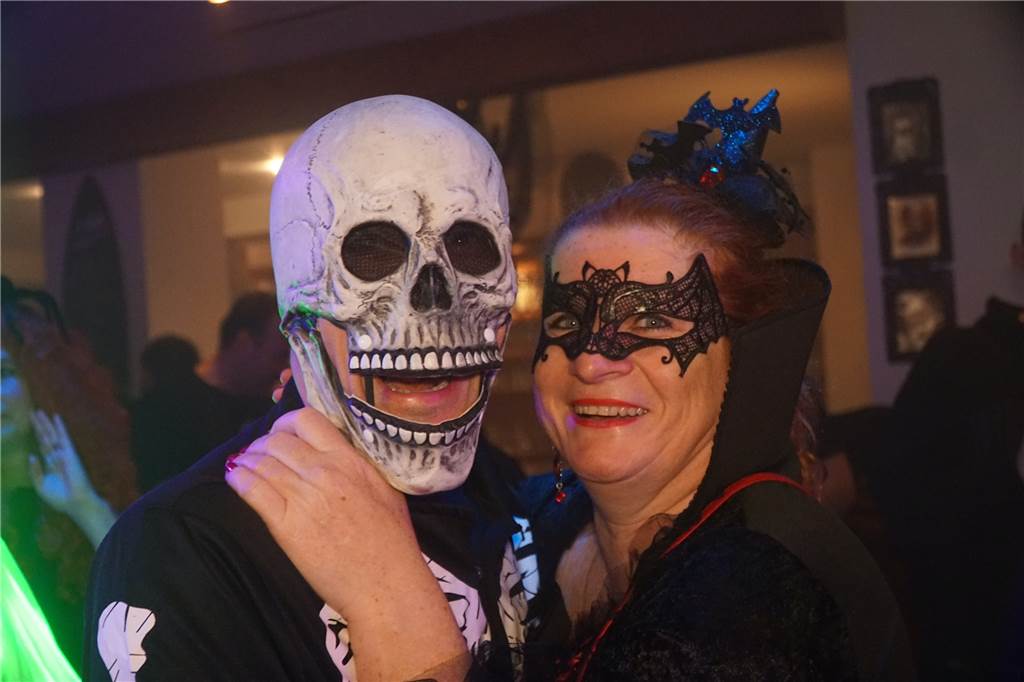 Halloween-Party 2022 im Tanzpalast Mythos in Castrop-Rauxel-Habinghorst. Rund 200 Gäste feierten bis in den frühen Morgen.