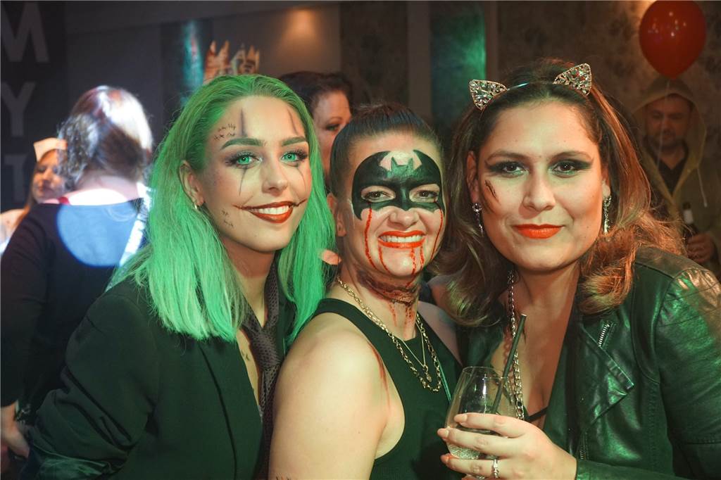 Halloween-Party 2022 im Tanzpalast Mythos in Castrop-Rauxel-Habinghorst. Rund 200 Gäste feierten bis in den frühen Morgen.