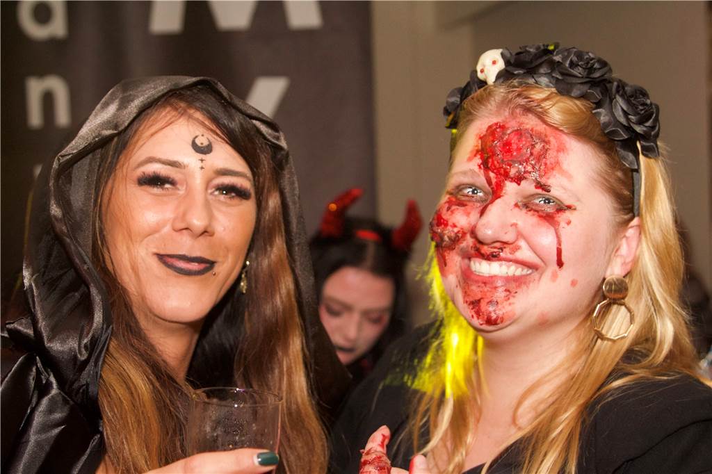 Halloween-Party 2022 im Tanzpalast Mythos in Castrop-Rauxel-Habinghorst. Rund 200 Gäste feierten bis in den frühen Morgen.