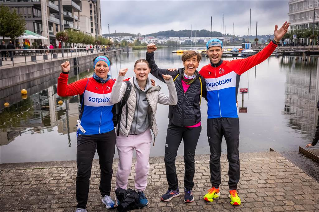 Über 3500 Menschen liefern am Tag der Deutschen Einheit den Phoenix-Halbmarathon in Dortmund.
