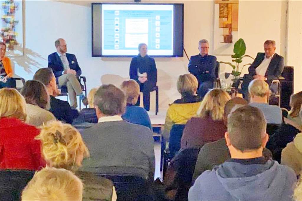 Virtuelles Krankenhaus kann Spezialisten-Wissen überall hinbringen Über 60 Teilnehmerinnen und Teilnehmer haben am Mittwochabend an der Informationsveranstaltung zum Thema Telemedizin im KIZS in Stadtlohn teilgenommen.