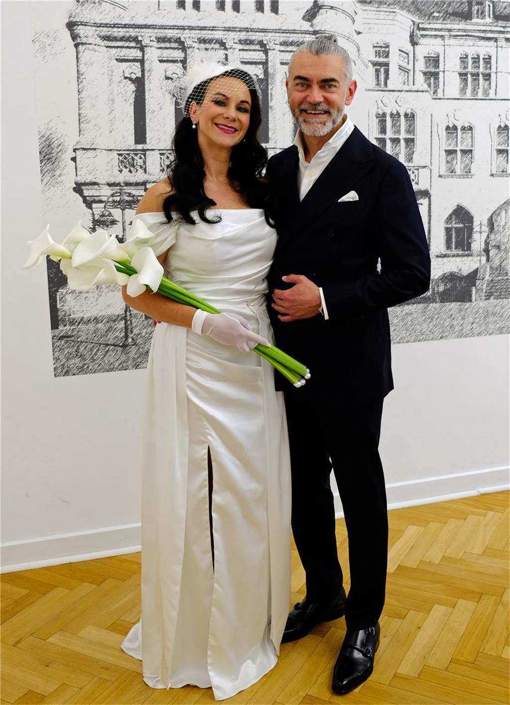 Die Eheleute Karolina Stephan und Arthur Axmann nach ihrer Trauung vor dem Rathaus in Recklinghausen