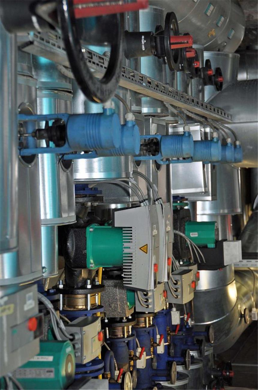 Im Halterner Schulzentrum wird klimafreundlicher geheizt Über den Hauptverteiler werden verschiedene Heizkreise getrennt geregelt.