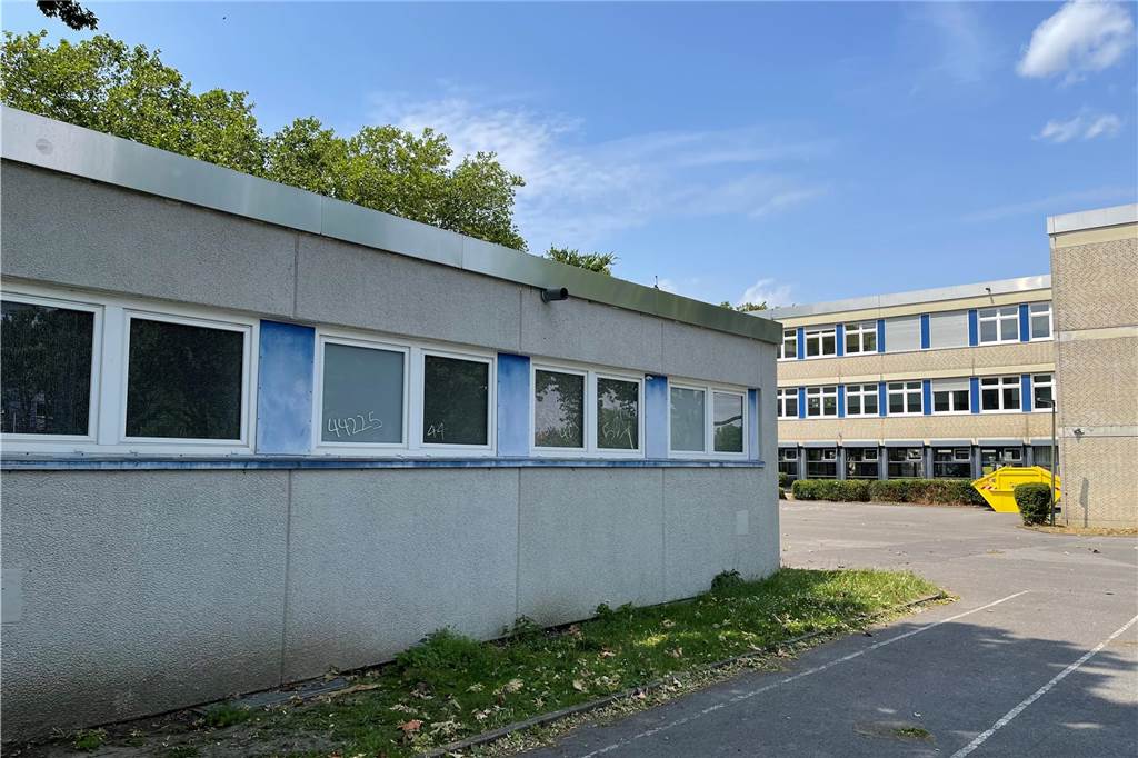 65-Jähriger lag tot auf Schulhof in Wambel Wambel, Polizei, Dortmund,