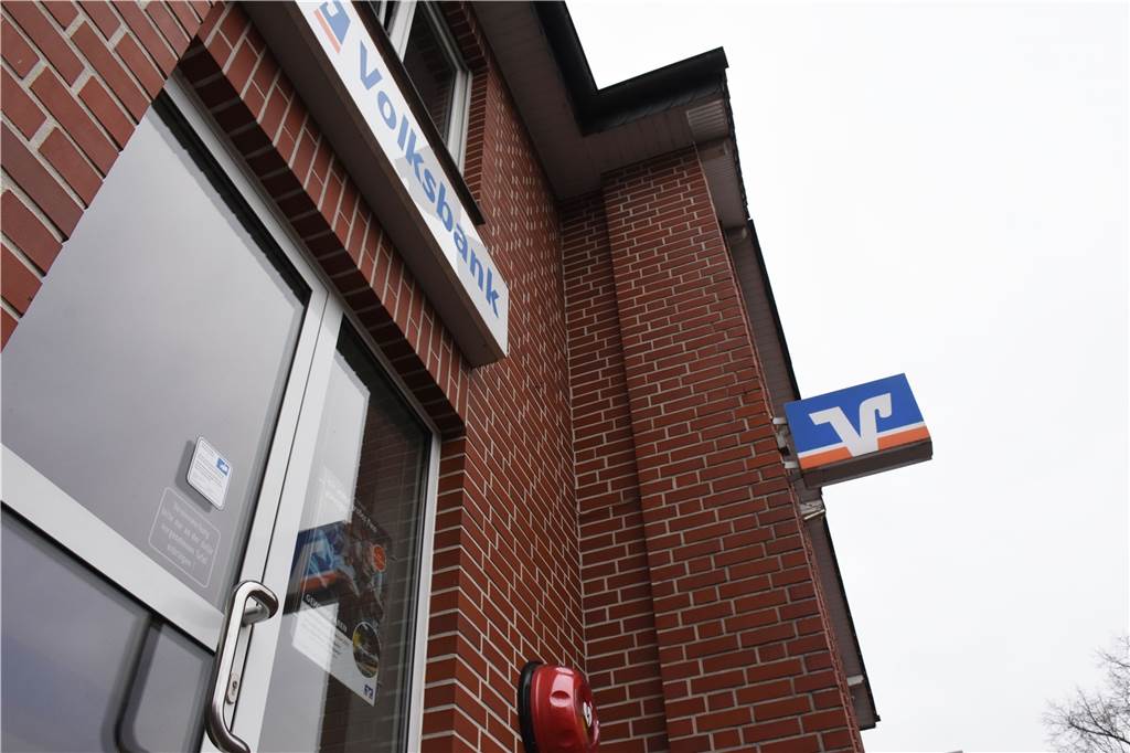 Volksbank-Filialen in Ammeloe und Lünten wieder offen – ohne Geldautomat Über der Volksbank-Filiale in Lünten liegen Wohnungen.