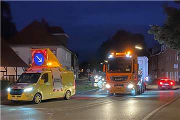 Schwerlasttransport auf der B 58 in Wulfen
