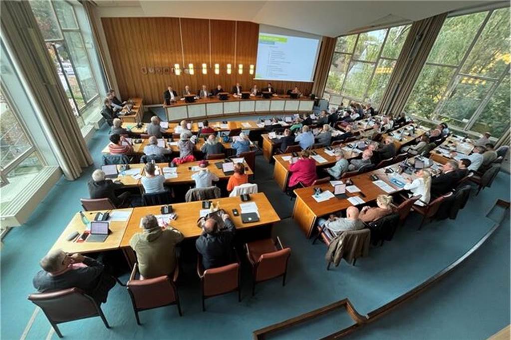 Klicki zu Reeker: „Zwischen uns kann etwas Großes entstehen“ Über die Besetzung der Posten an der Lüner Verwaltungsspitze hatte der Rat am Donnerstagabend entschieden. Die Vorauswahl traf die Findungskommission.