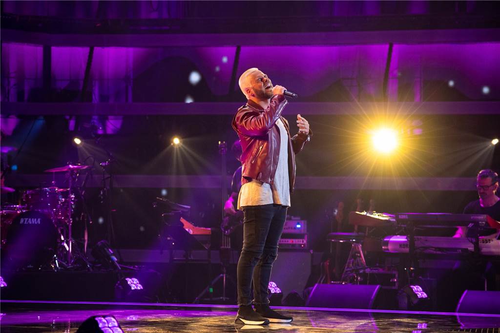 „The Voice of Germany“ - Dortmunder im Gesangsduell mit knappem Ergebnis Über die "Comeback Stage" hat sich Sascha Salvati bis ins Halbfinale der Show gekämpft - obwohl sich zunächst kein Coach für den Dortmunder entschieden hat.
