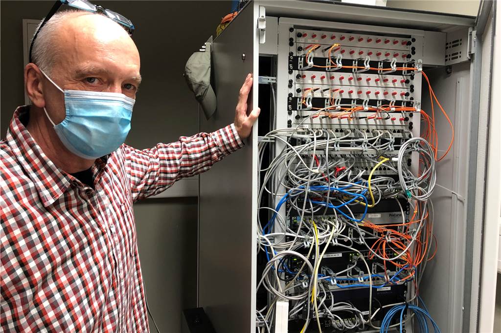 Halterner Schüler sollen mit einheitlichen iPads arbeiten Die Schaltzentrale im Schulzentrum Haltern