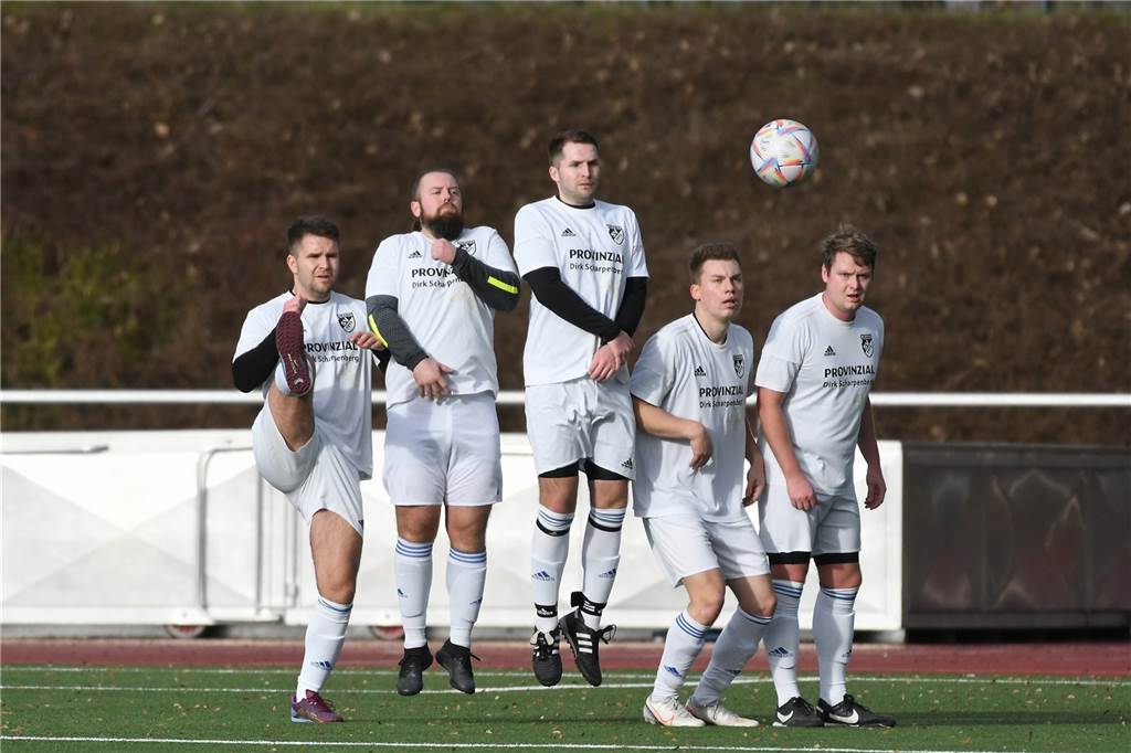 Über ein 1:0 und 2:2 kam die SG Castrop III (Kreisliga C) zu einem 3:3 gegen Urania Lütgendortmund II.