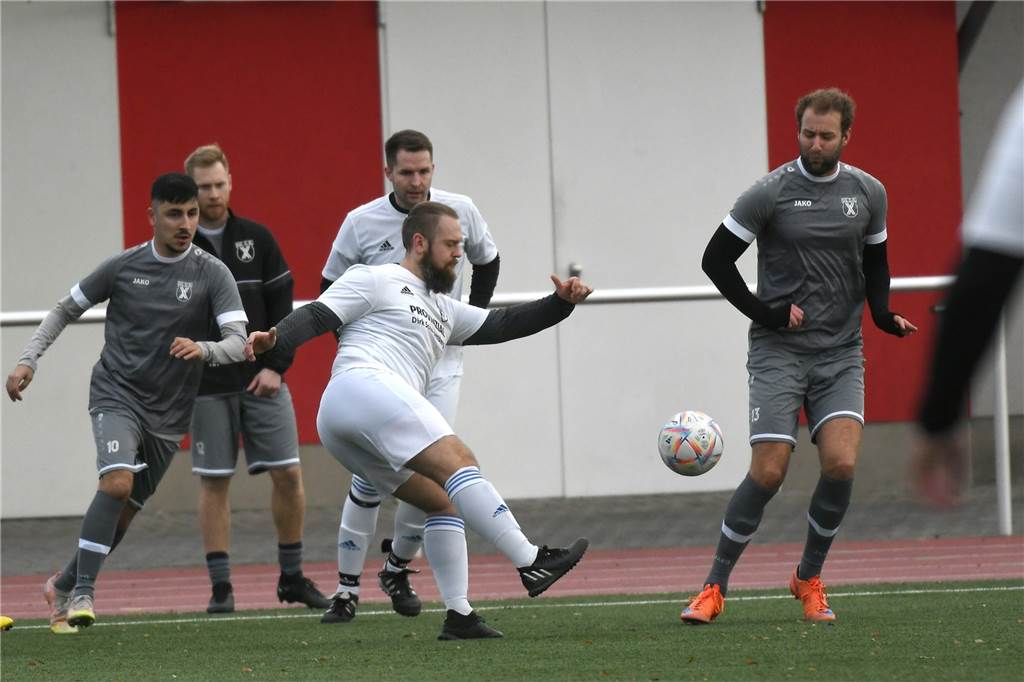 Über ein 1:0 und 2:2 kam die SG Castrop III (Kreisliga C) zu einem 3:3 gegen Urania Lütgendortmund II.