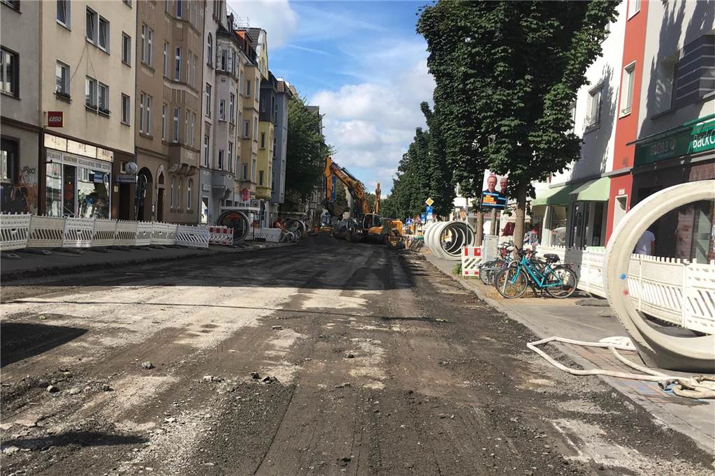 Neuer Zeitplan: Wann rücken wieder die Bagger in der Saarlandstraße an? Archivbild: So sahen die Bauarbeiten auf der Saarlandstraße in Dortmund zuletzt aus