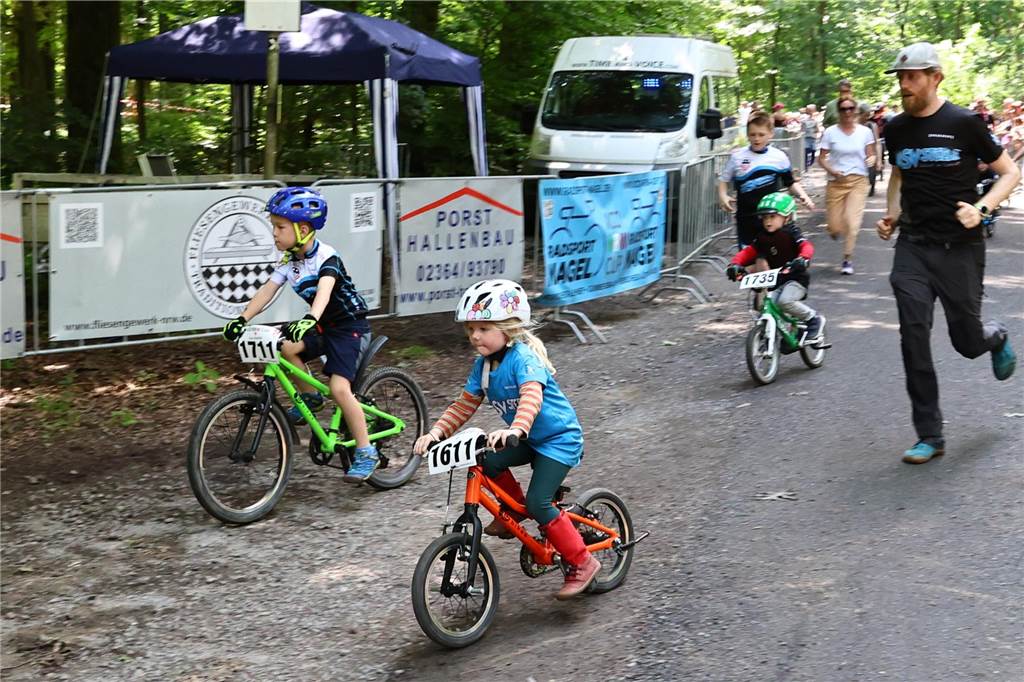 Über mehr als 350 Starter freuten sich die Organisatoren des Mountainbike-Events am Dachsberg. Erneut war das Heimrennen des ATV Haltern ein voller Erfolg.