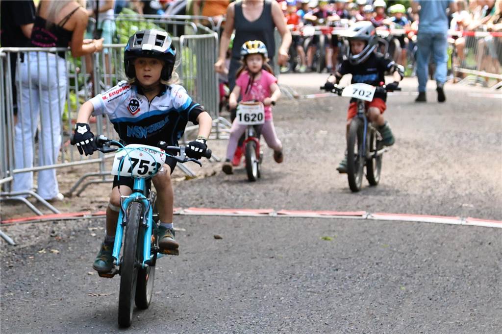 Über mehr als 350 Starter freuten sich die Organisatoren des Mountainbike-Events am Dachsberg. Erneut war das Heimrennen des ATV Haltern ein voller Erfolg.