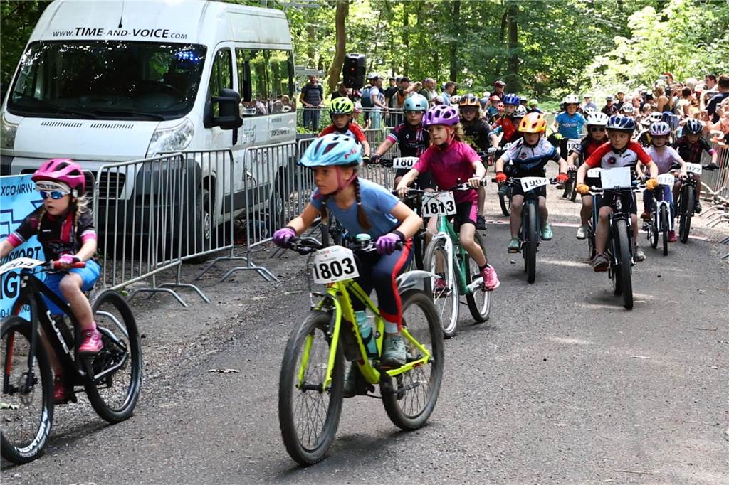 Über mehr als 350 Starter freuten sich die Organisatoren des Mountainbike-Events am Dachsberg. Erneut war das Heimrennen des ATV Haltern ein voller Erfolg.