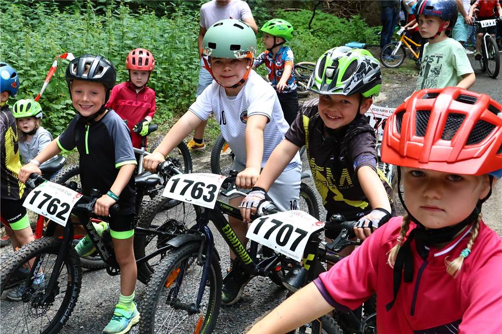 Über mehr als 350 Starter freuten sich die Organisatoren des Mountainbike-Events am Dachsberg. Erneut war das Heimrennen des ATV Haltern ein voller Erfolg.