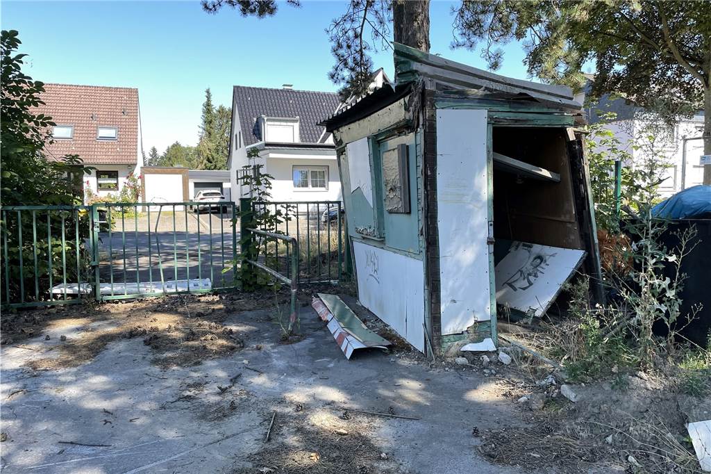 Legendärer Ex-Sportplatz in Dortmund vergammelt – Anwohner: „Das tut weh“ Ehemaliger Sportplatz "Im Rauhen Holz"