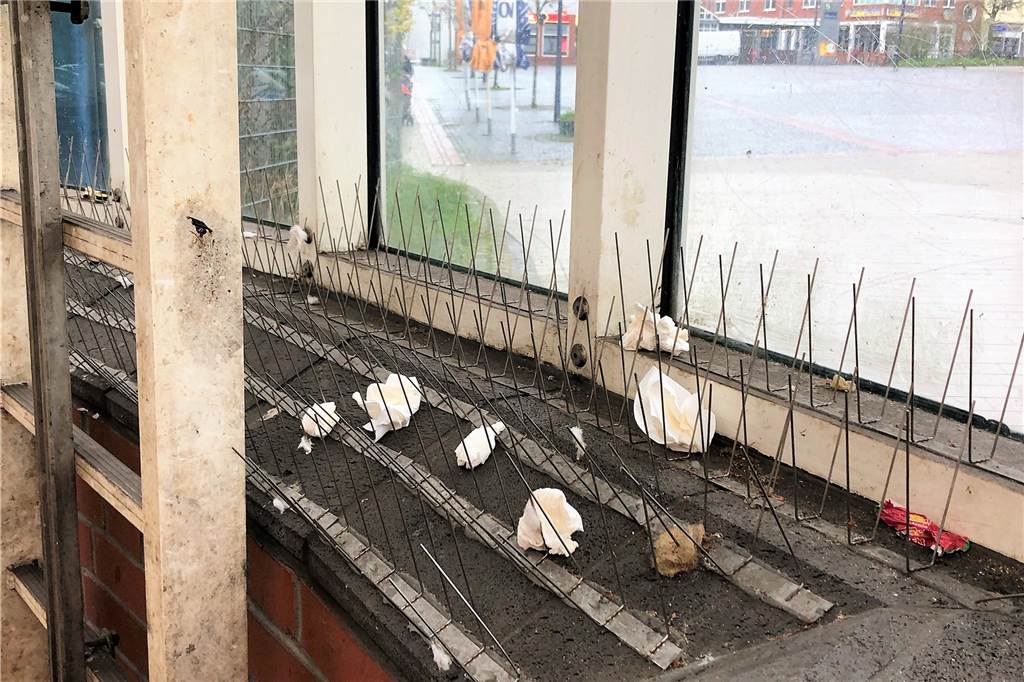 „Richtig peinlich“: Dortmunder schämen sich für ihren S-Bahnhof Überall liegt achtlos weggeworfener Müll.