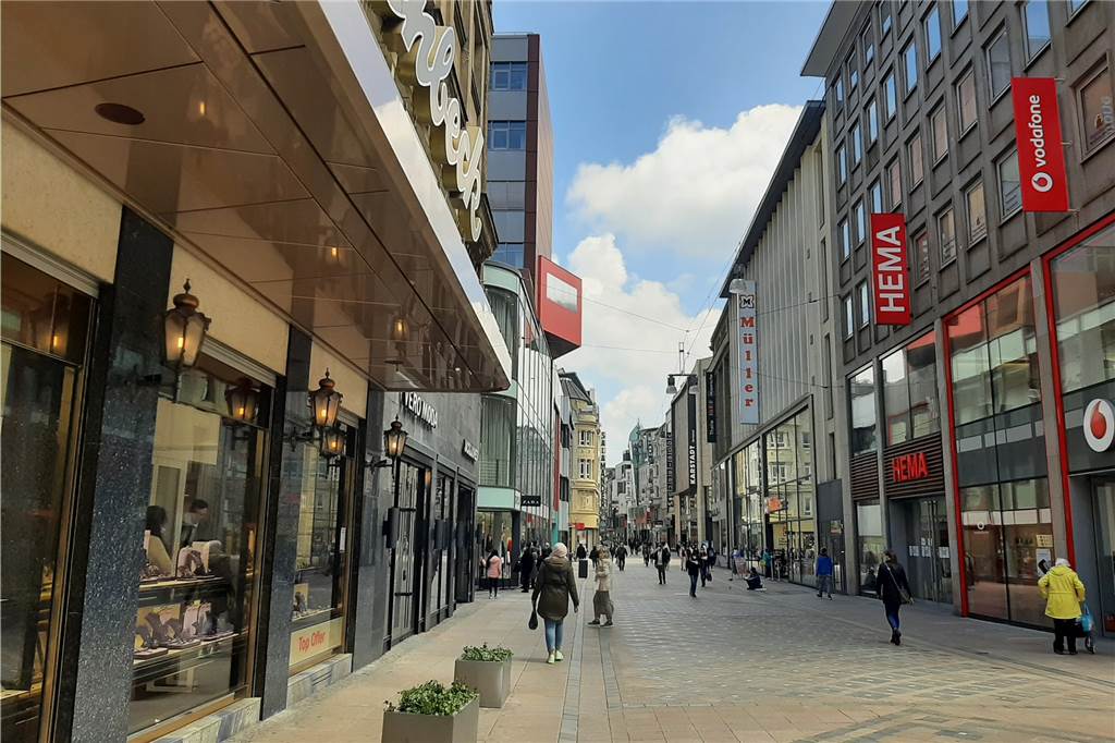 Ansturm auf den Westenhellweg? Das war der erste Shopping-Tag in Dortmund Überfüllt ist es am ersten Tag, an dem die Geschäfte am Westenhellweg wieder öffnen dürfen, nicht.