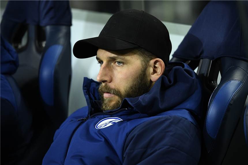 Schalke will die letzte Chance für Europa nutzen Übt Kritik an der eigenen Mannschaft: Schalke-Stürmer Guido Burgstaller.