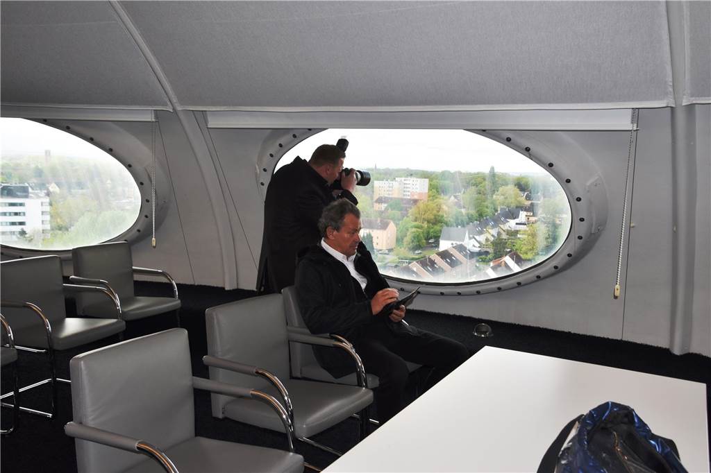 Feierliche Eröffnung: Colani-Ei für breite Öffentlichkeit zugänglich Ufo-Feeling und Fotomotive