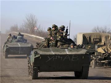 Ukrainische Armeefahrzeuge verlassen die Region um die ostukrainische Stadt Debalzewo. Foto: Anastasia Vlasova