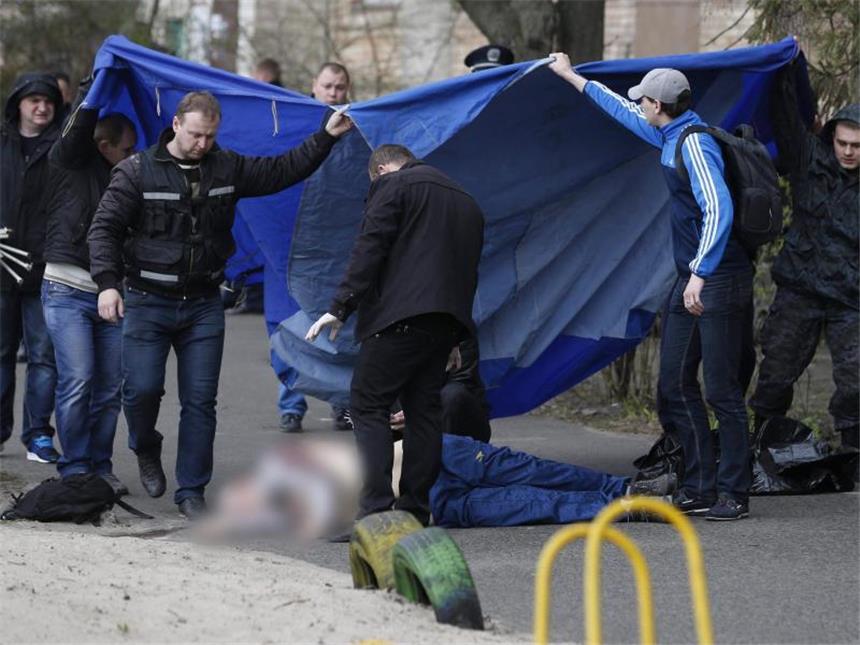 Ukrainische Nationalisten bekennen sich zu Morden in Kiew Ukrainische Nationalisten haben die Verantwortung für den Morde an dem Publizisten Oles Busina übernommen. Foto: Vladislav Musienko