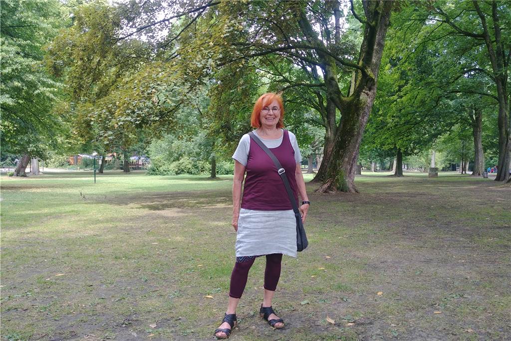 Neue Parkordnung für den Westpark muss sich noch bewähren Ulla Fries-Langer (72) ist der Meinung, dass die Stadt lieber Alternativen für die Probleme anbieten sollte. Beispielsweise durch mehr Mülltonnen und zusätzliche Toiletten.