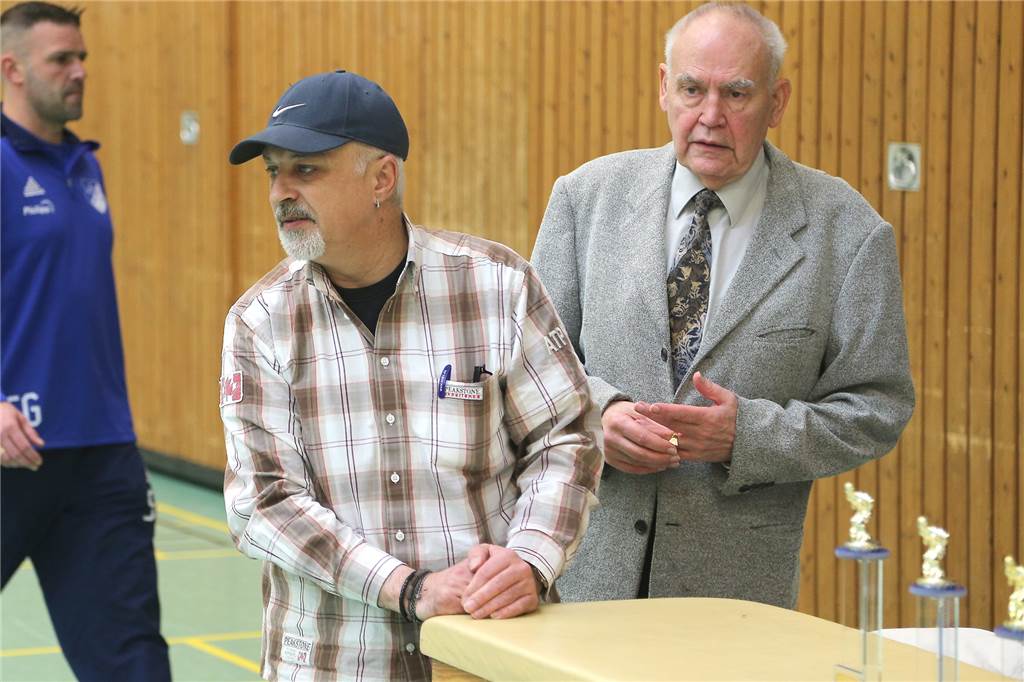 Winnie Straub wird 85 Jahre alt: Der Ulli Müller (Mitte) mit seinem Ziehvater Winni Straub (r).