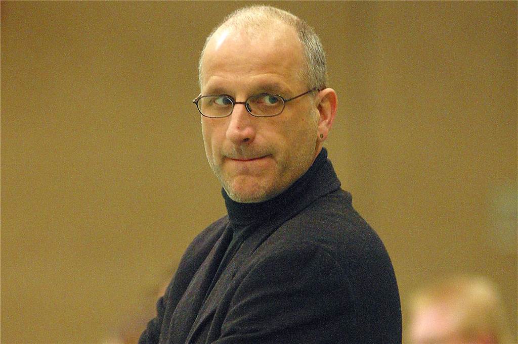 Die deutschen Korfballer bekamen 2003 zu viele Vorschuss-Lorbeeren Ulrich Augat war damals Trainer der deutschen Nationalmannschaft. Nach der Weltmeisterschaft trat er von seinem Posten zurück.