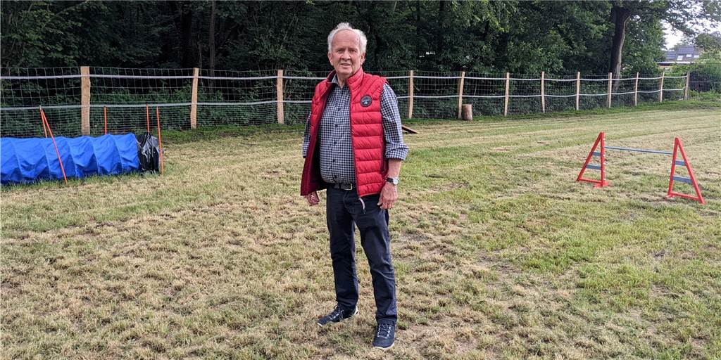 Dorstener Ulrich Gröting bietet Hunden Platz zum Austoben Ulrich Gröting auf seiner Hundewiese