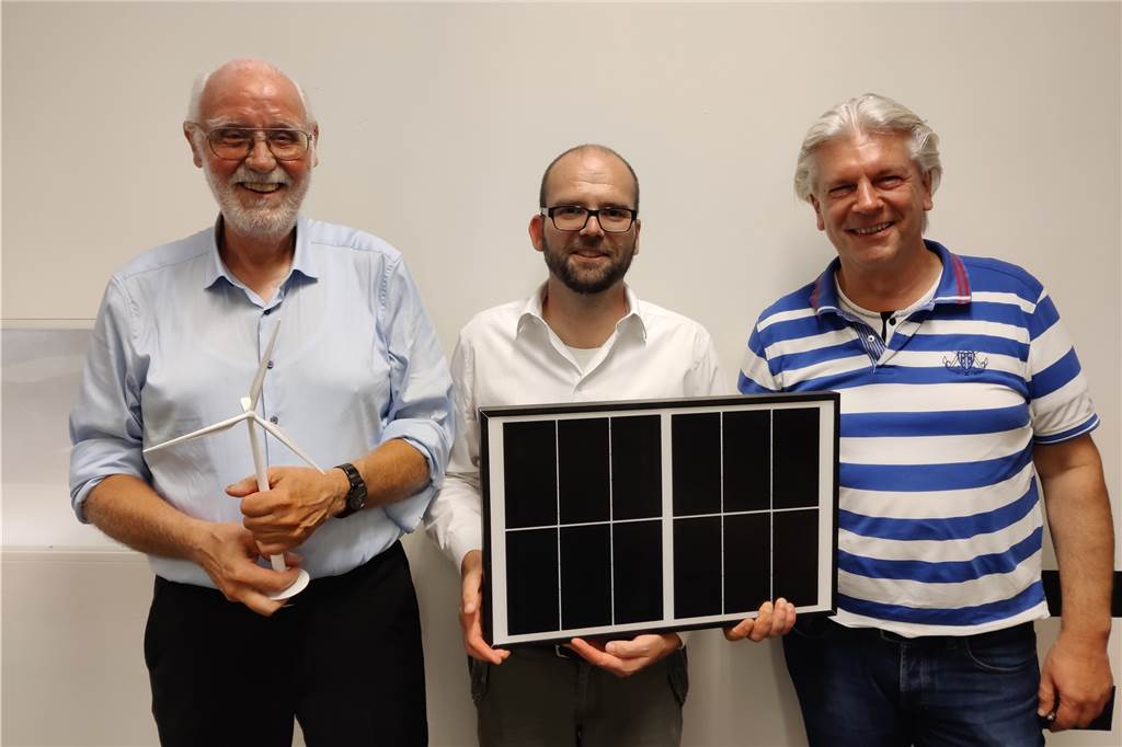 Castrop-Rauxeler Energiegenossenschaft legt Raketenstart hin Ulrich Werkle (l.), Sebastian Land und Karsten Zygowski sind in den Vorstand der Bürgerenergie-Genossenschaft gewählt worden.