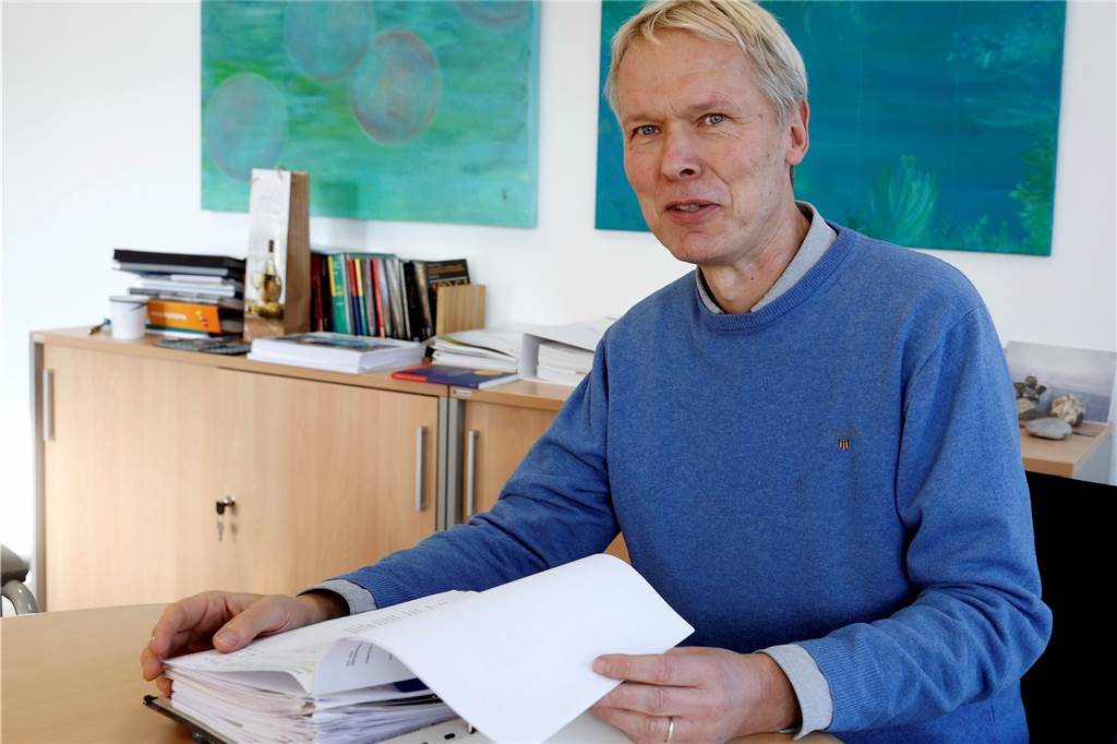 Unterricht auf Distanz - so bereiten sich Halterns Schulen vor Ulrich Wessel, Schulleiter des Joseph-König-Gymnasiums, wünscht sich wieder einen normalen Schullalltag.