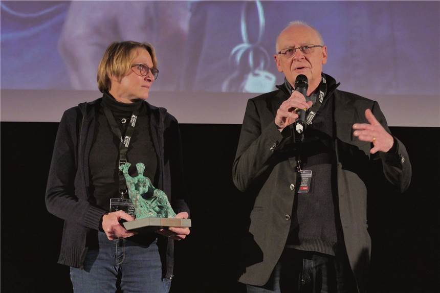 Filmclub Lünen: Neues Programm mit Lüdia-Sieger und Hollywood-Streifen Ulrike Franke und Michael Loeken, hier mit der Lüdia, kommen im Januar wieder nach Lünen, um bei der Filmclub-Vorführung ihres Siegerfilms „We Are All Detroit“ Fragen zu beantworten.
