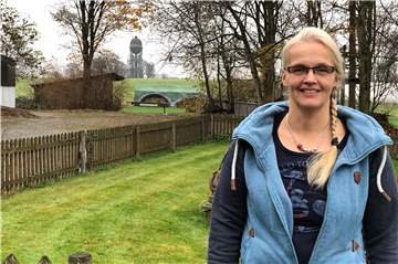 Ulrike Gießmann mag es ländlich. Und von ihrem Garten aus kann man sogar das berühmte Lanstroper Ei sehen.