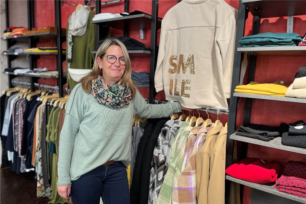 Ulrike Hitzegrad, Chefin des Modegeschäfts "Contrast zieht an" an der Hüsingstraße in Schwerte.