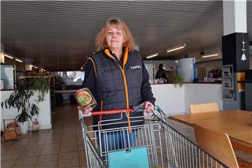 Ulrike Trümper, Leiterin der Unnaer Tafel, sieht die Tafel nicht in der Lage, die ukrainischen Flüchtlinge mitzuversorgen. Sie sieht den Staat in der Pflicht.