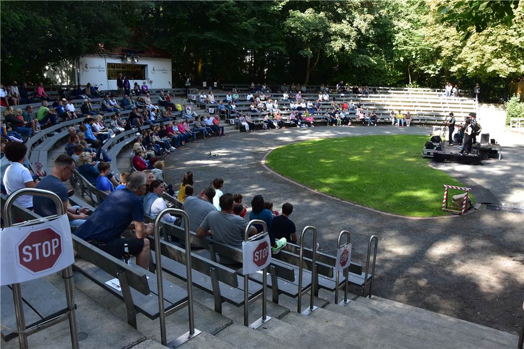 Werne statt Kap Verde: Band Faela ist begeistert vom Straßenkunstfestival Um die 100 Besucher waren bei Faelas letztem Auftritt beim Straßenkunstfestival 2020 in der Freilichtbühne.