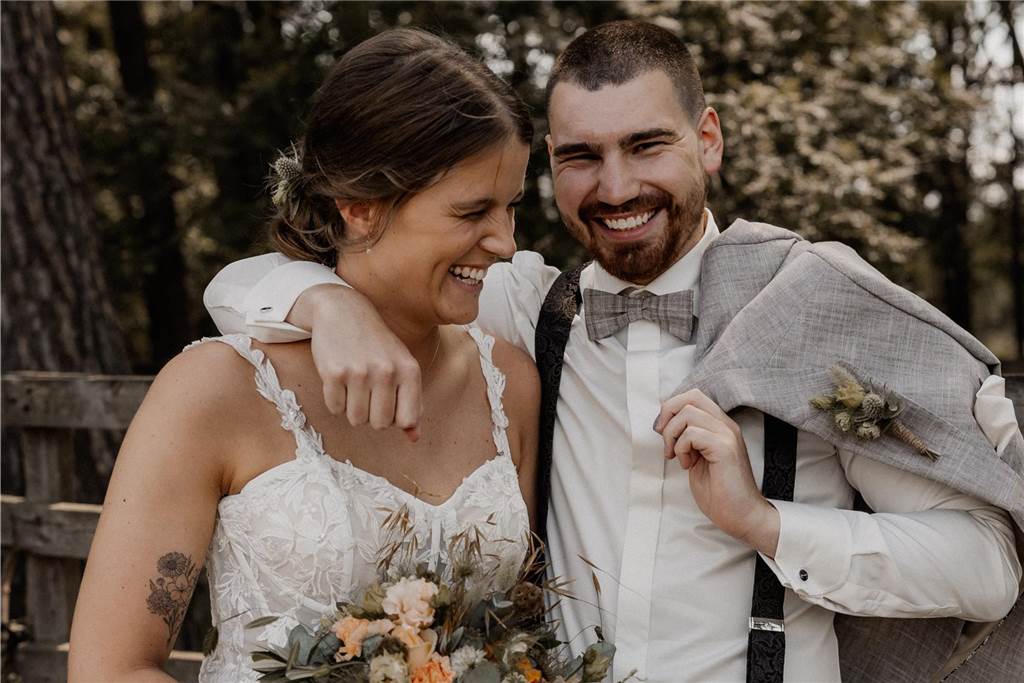 Julia Eichenhofer (35) fotografiert „alles, was mit Liebe zu tun hat“ Ein Hochzeitspaar bei einem Fotoshooting.