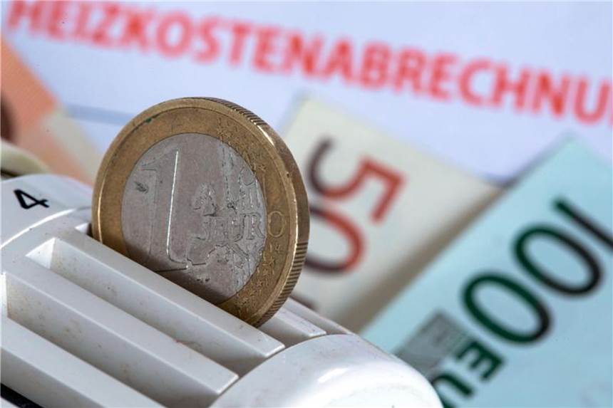 Heizkostenabrechnung genau prüfen Um die Heizkostenabrechnung zu prüfen, dürfen Mieter in sämtliche Unterlagen einsehen, die Grundlage für die Kostenaufstellung waren. Foto: Jens Büttner