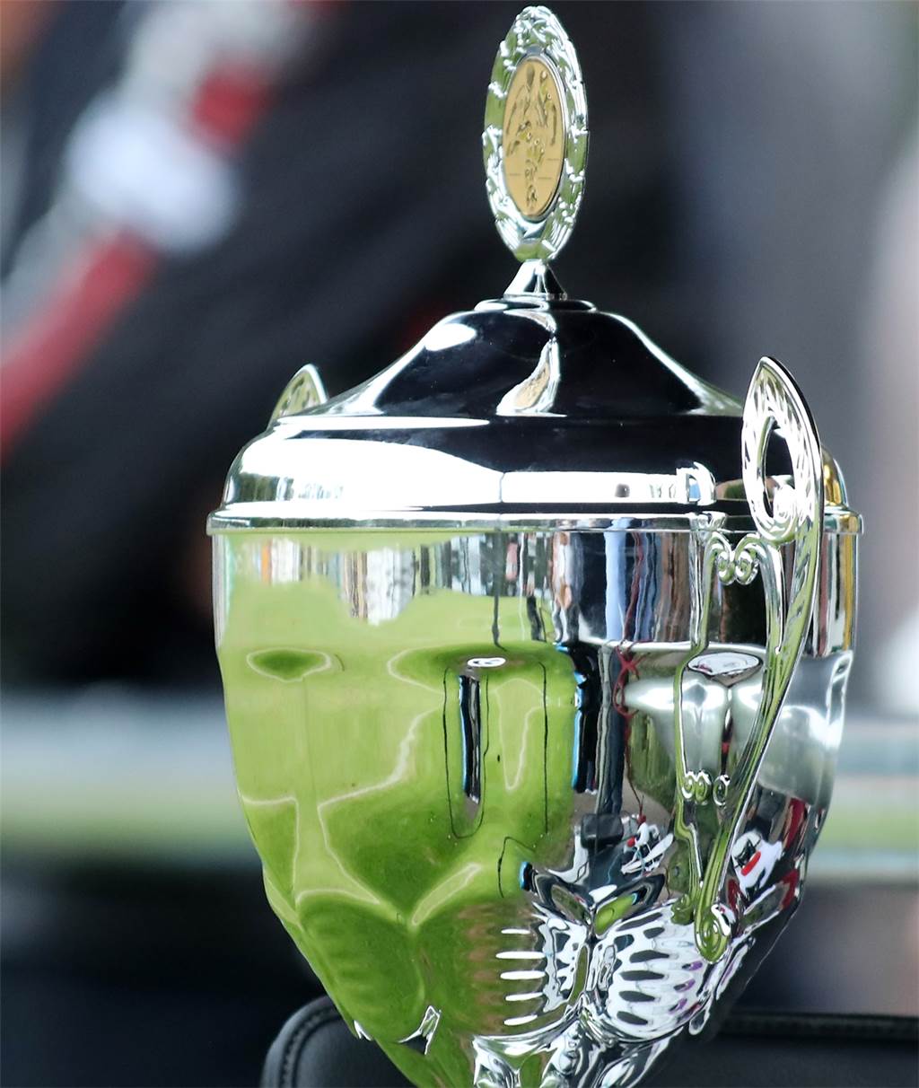 Hecker-Cup und Westfalenpokal kollidieren – Teams vor Terminsorgen: „Sehr, sehr unglücklich“ Um diese Trophäe geht es beim Hecker-Cup.