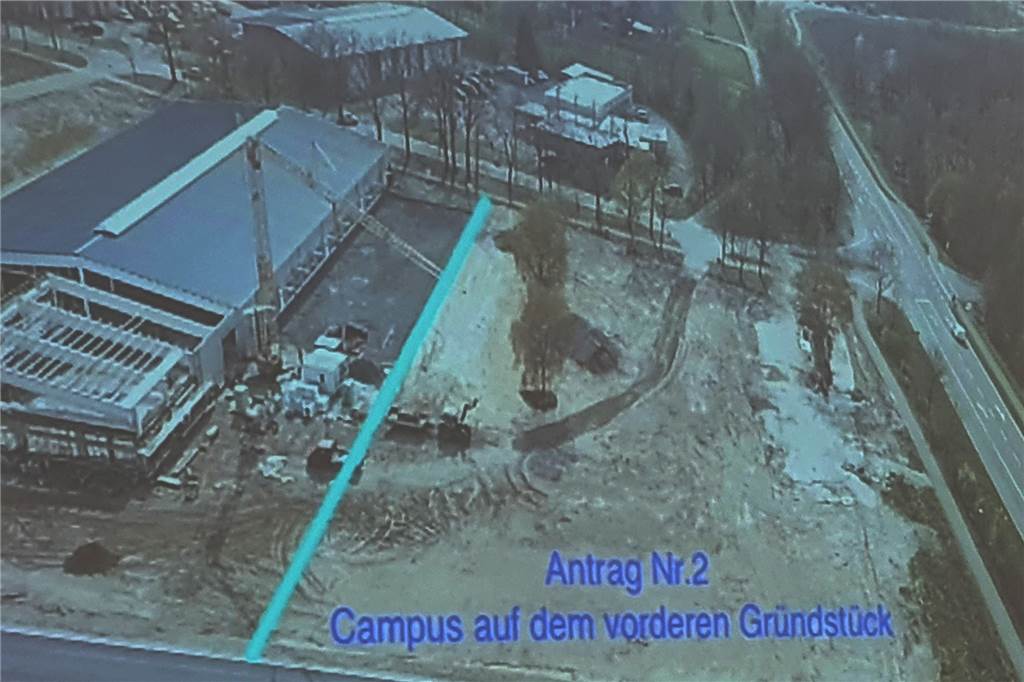 Machercampus: Vorwürfe, Drohgebärden und neue Dimensionen Um diese zusätzliche Fläche (Antrag II) geht es für den "futuristisch" geplanten Campus.