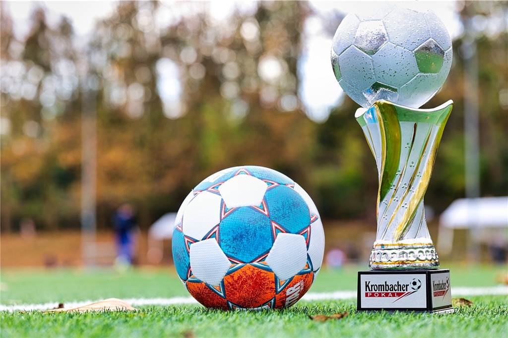 Kreispokal-Endspiel: FC Castrop-Rauxel hat Los mit 50:50-Chance in wichtiger Lotterie Um diesen Cup, der derzeit noch beim SV Wacker Obercastrop steht, geht es im Kreispokal-Endspiel.
