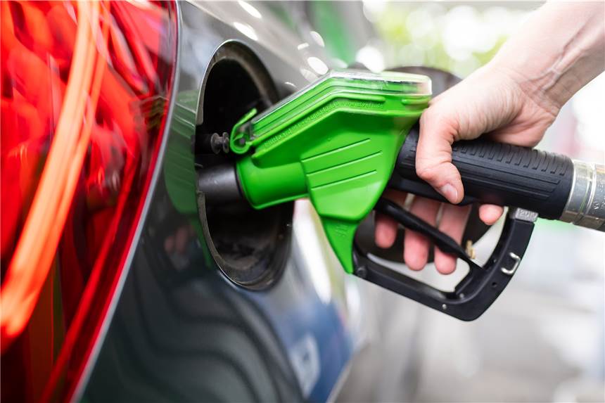 Mehr Klimaschutz: So viel teurer werden Heizen und Tanken Um fossile Energien zu verteuern und klimaschonende Alternativen voranzubringen, gibt es ab 2021 einen nationalen CO2-Preis für die Bereiche Verkehr und Heizen.