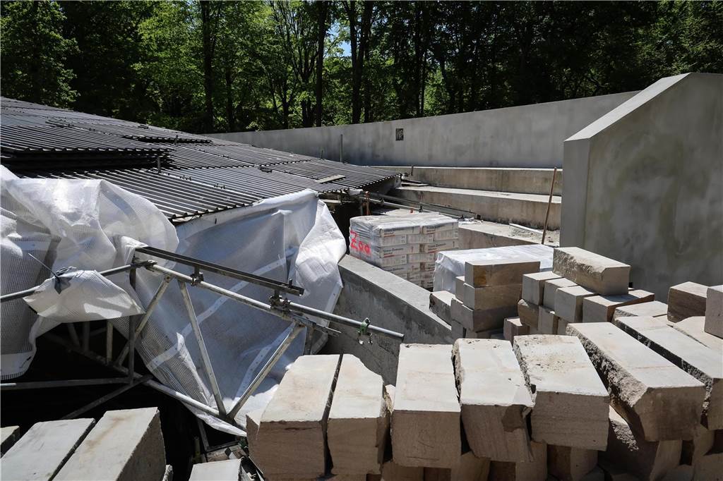 Umfangreiche Treppenanlagen prägen die neue Anlage. 