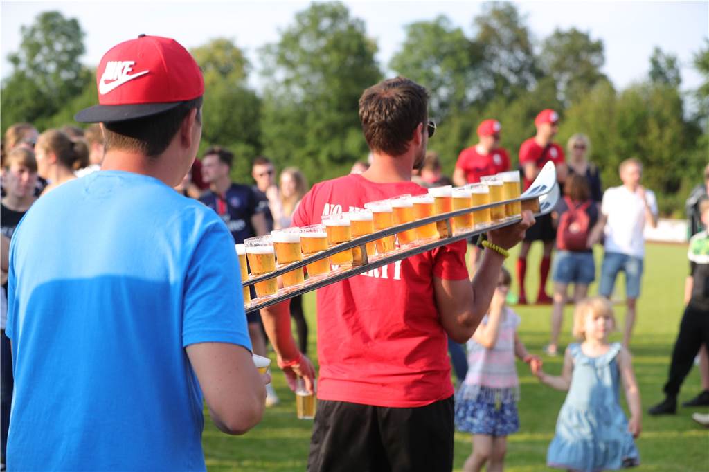 Dorfmeisterschaft in Nordkirchen ist abgesagt - Soforthilfe ist Thema Umsatz macht der FC Nordkirchen durch Verkauf von Speisen und Getränken.