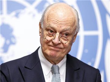 UN-Vermittler De Mistura ist um seinen Job nicht zu beneiden. Um das barbarische Töten in Syrien zu beenden, muss der Diplomat erst einmal die Sprachlosigkeit zwischen den Kriegsparteien überwinden. Foto: Salvatore di Nolfi