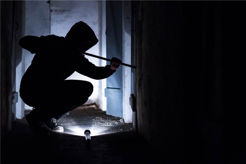 Unbekannte brachen in der Nacht zu Freitag (26. Februar) in eine Garage Im Brendick ein. (Symbolbild)
