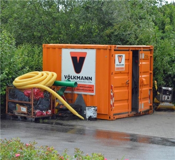 Unbekannte Täter brachen diesen Container auf.